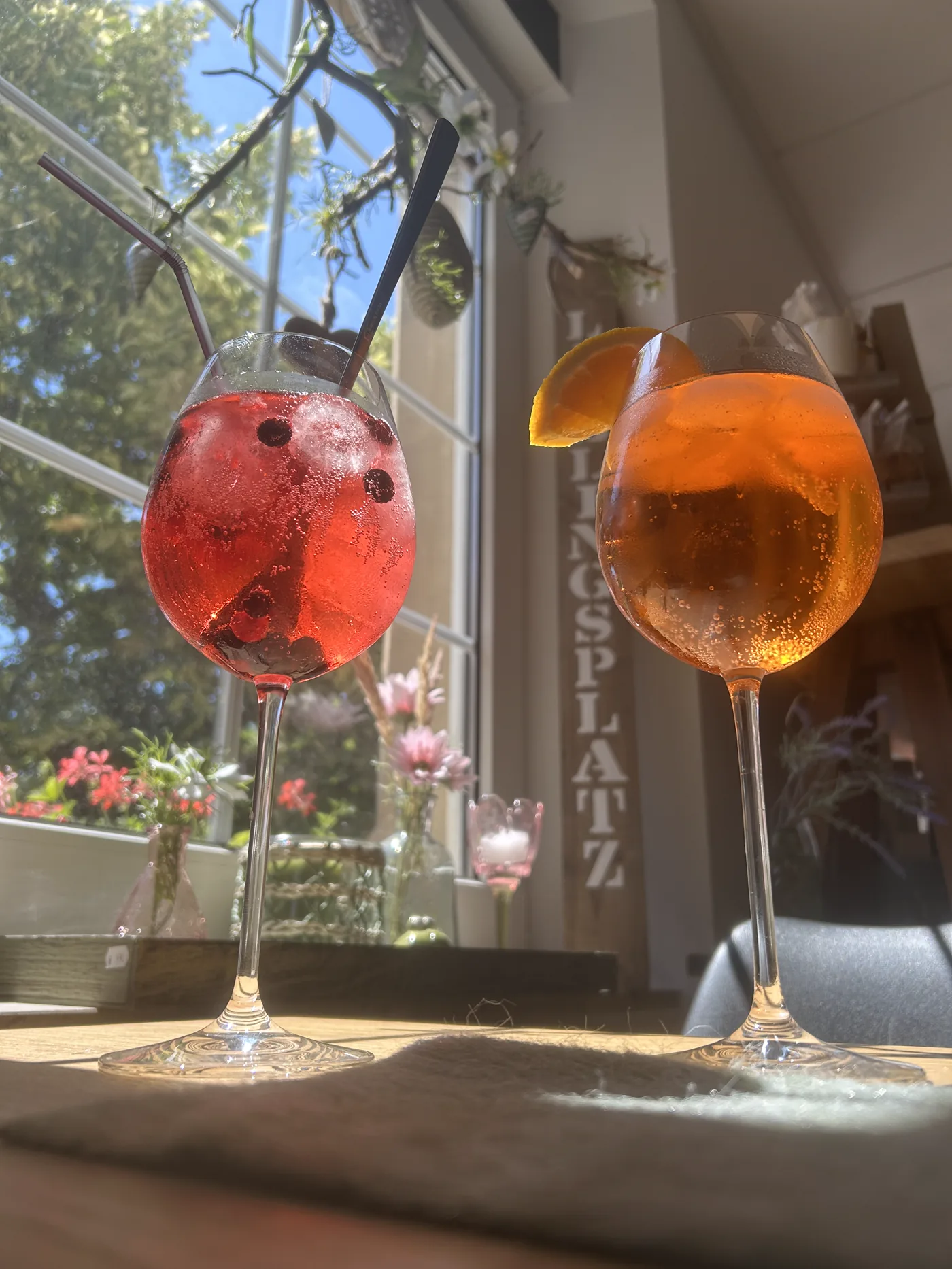 Sommerliche Aperitifs am Fensterplatz
